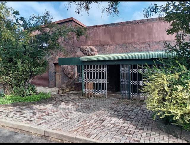 3 BEDROOM HOUSE FOR SALE IN PIENAARSDORP